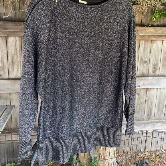 Vinage Zipper Collar Black Metallic Sweater - Picture 3 of 9